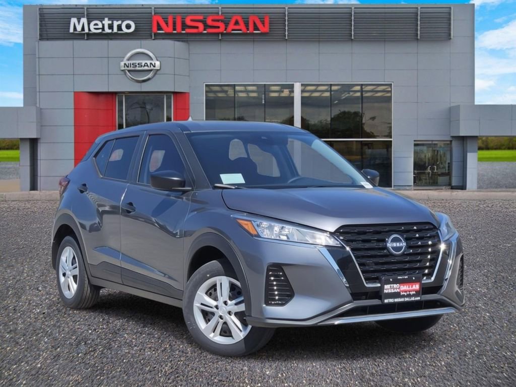 New 2025 Nissan Kicks Play S