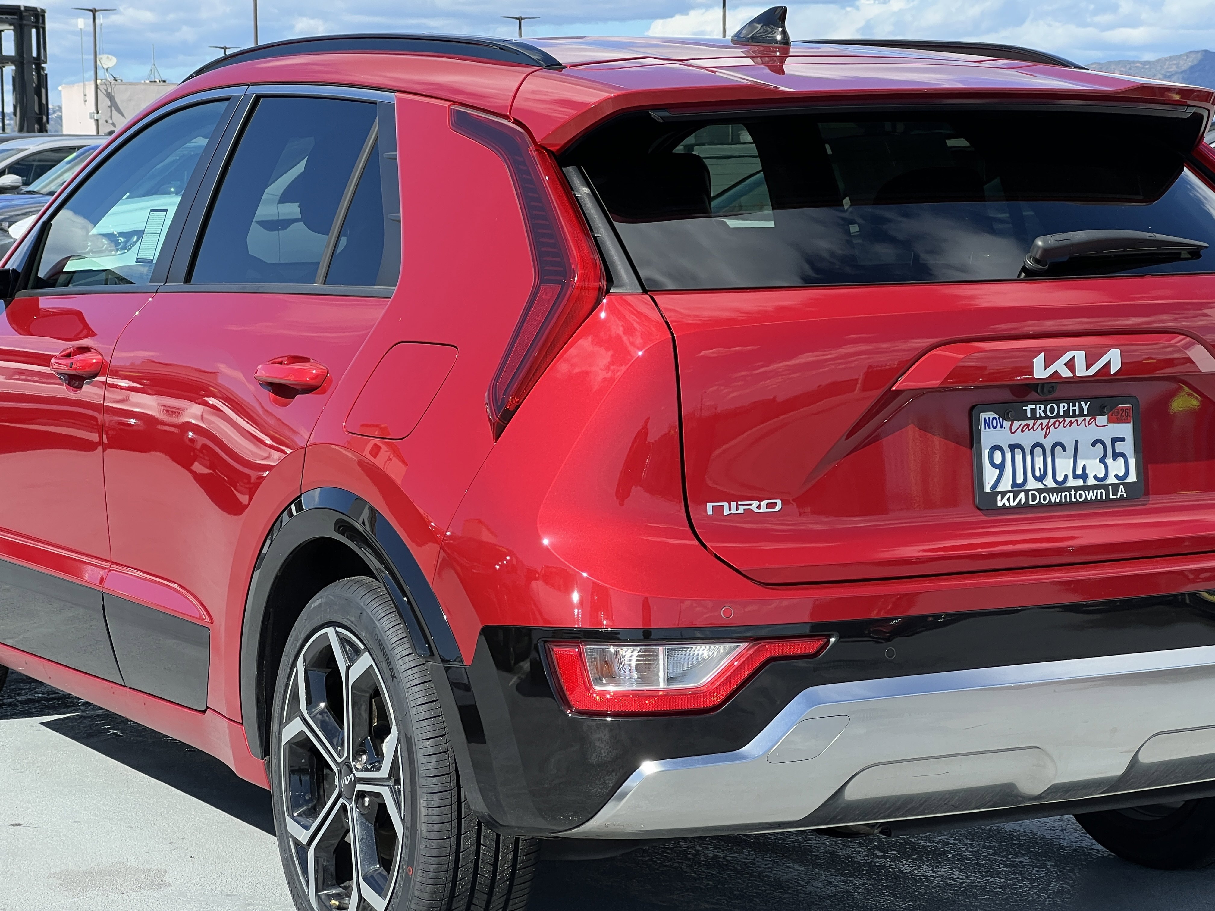 Certified 2023 Kia Niro EX Touring image 5