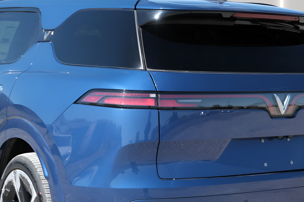 New 2024 VinFast VF 9 Plus AWD/4WD image 30