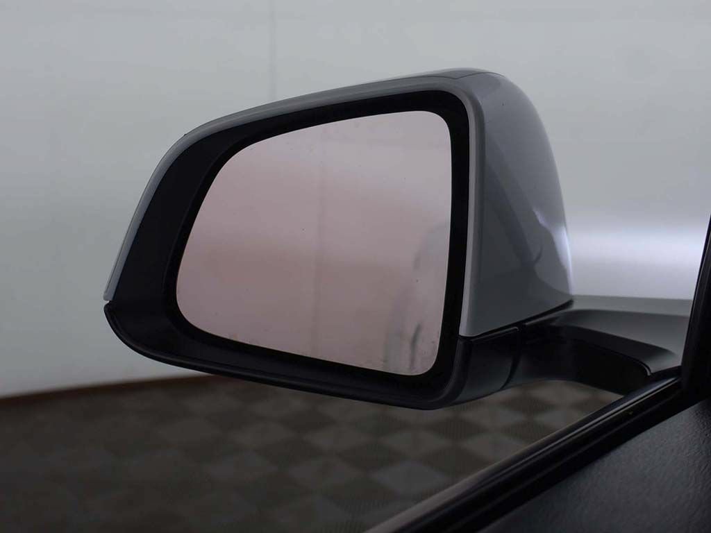 Used 2020 Tesla Model Y Long Range AWD/4WD image 36