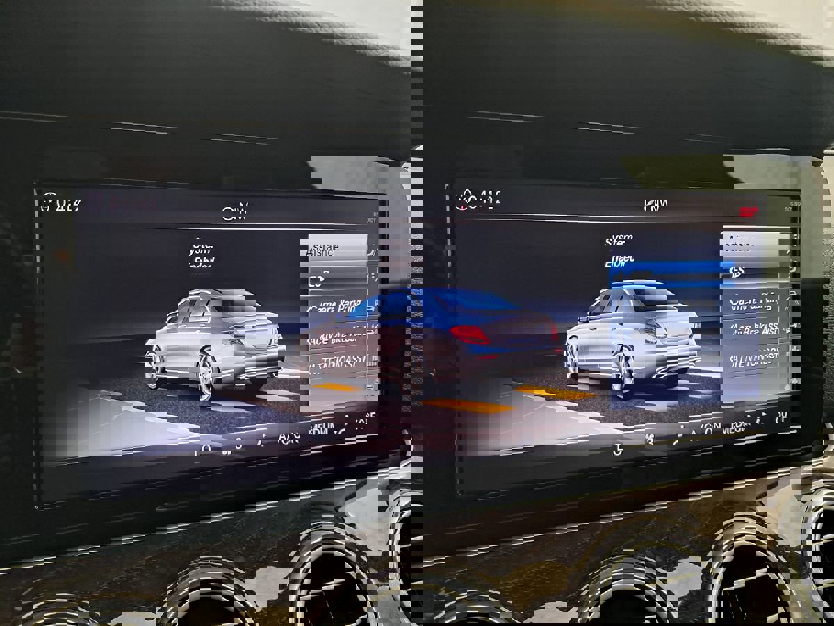 Used 2018 Mercedes-Benz E 400 4MATIC Sedan image 23