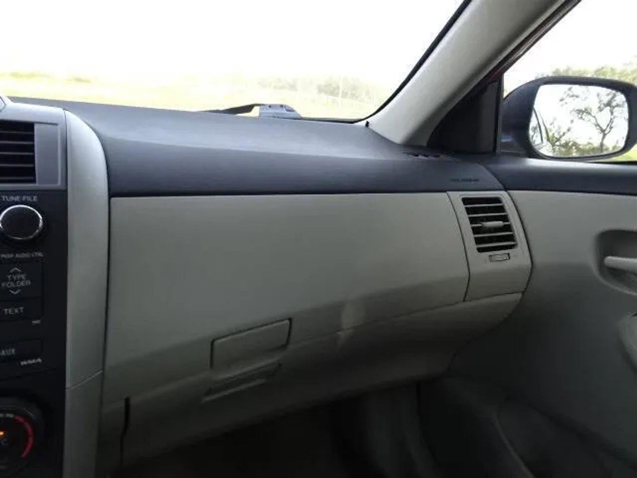 Used 2013 Toyota Corolla L image 41