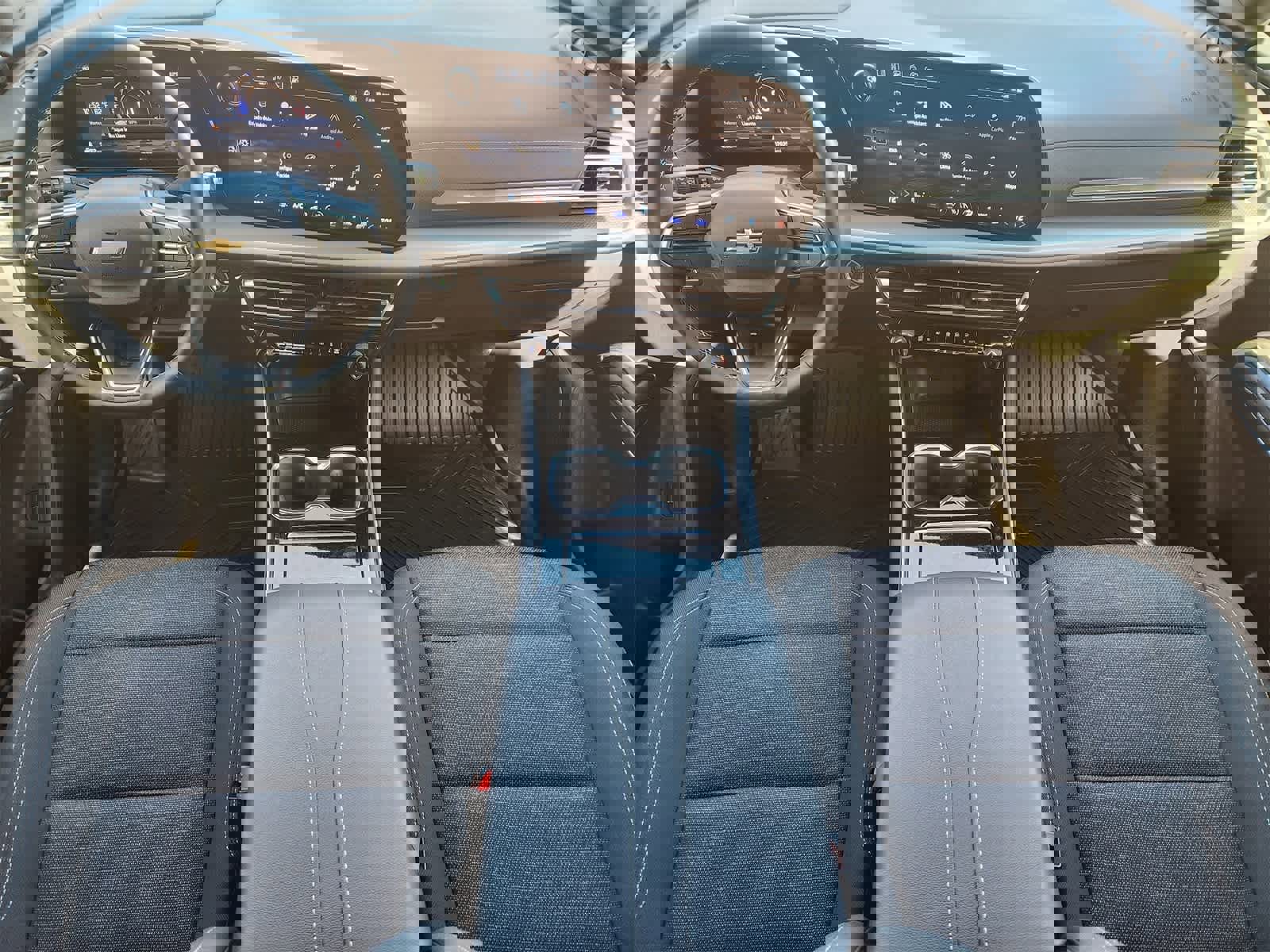 Used 2024 Chevrolet Traverse LS image 23