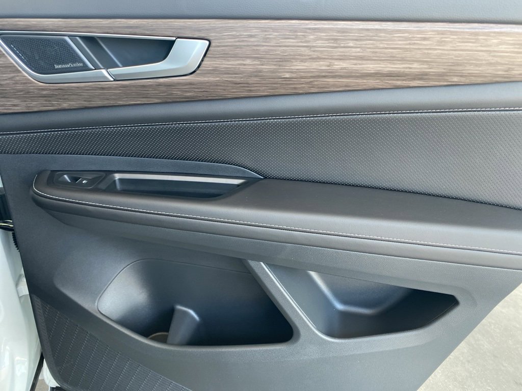 New 2025 Volkswagen Atlas SEL Premium R-Line image 28