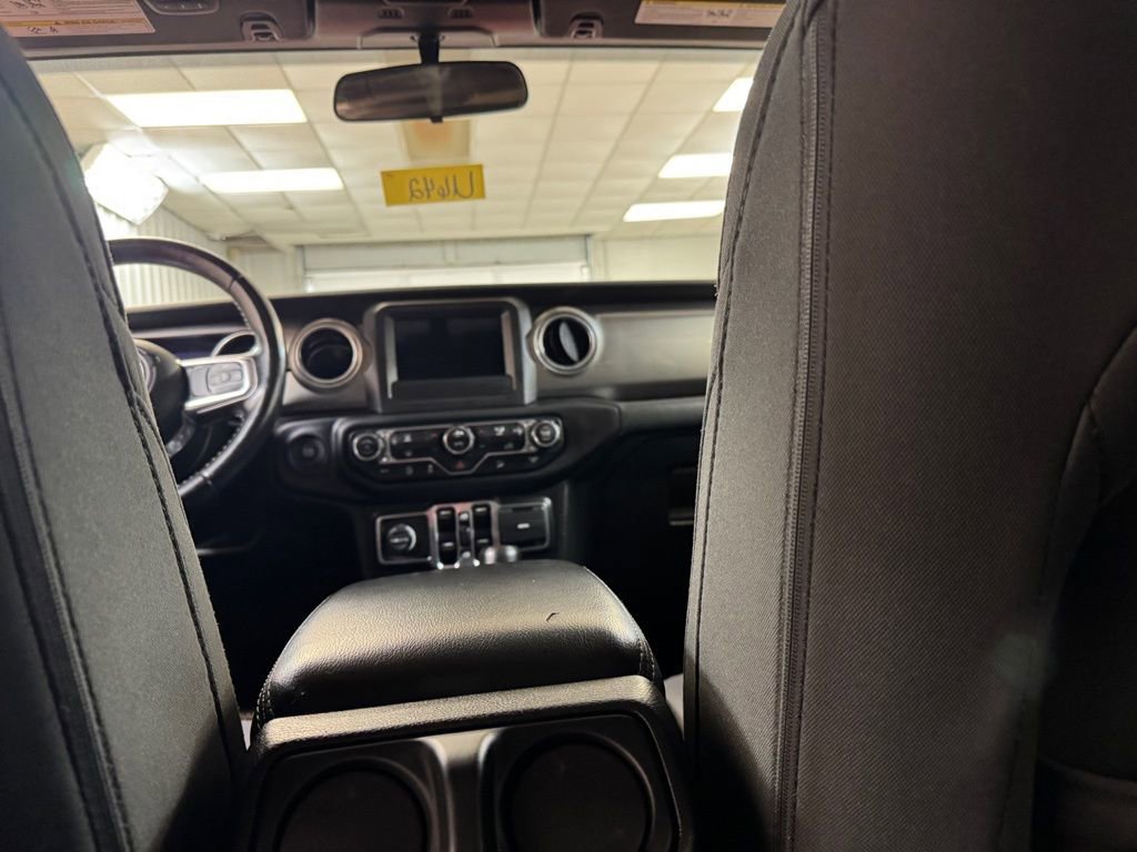 Used 2019 Jeep Wrangler Unlimited Sahara image 21