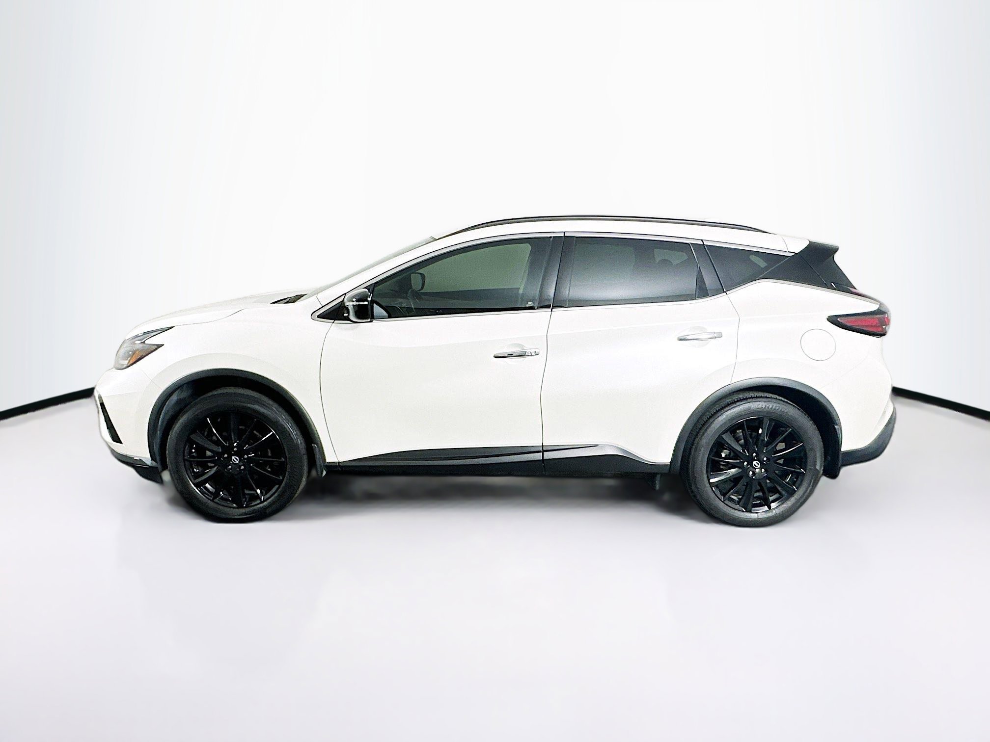 Used 2023 Nissan Murano SV w/ SV Midnight Edition Package image 4