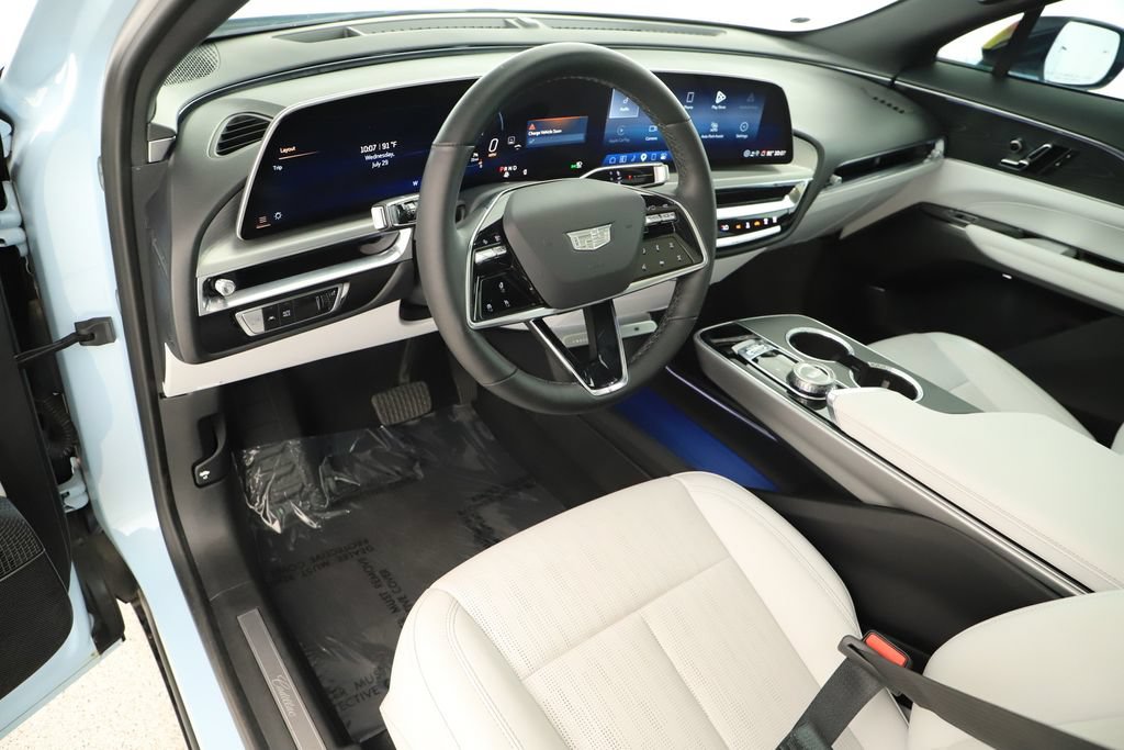 Used 2024 Cadillac Lyriq Luxury RWD image 15