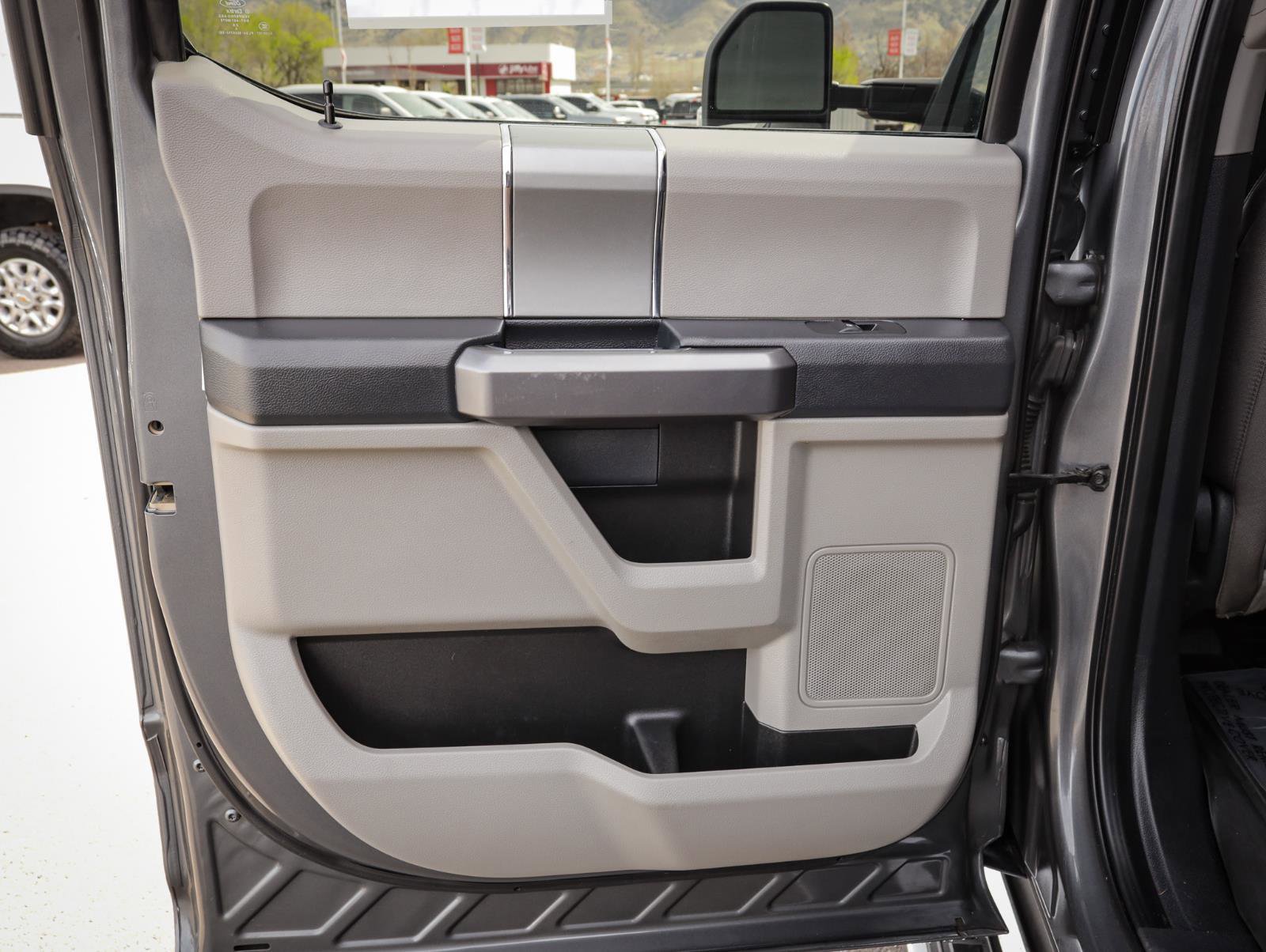 Used 2022 Ford F350 XLT w/ XLT Premium Package image 32