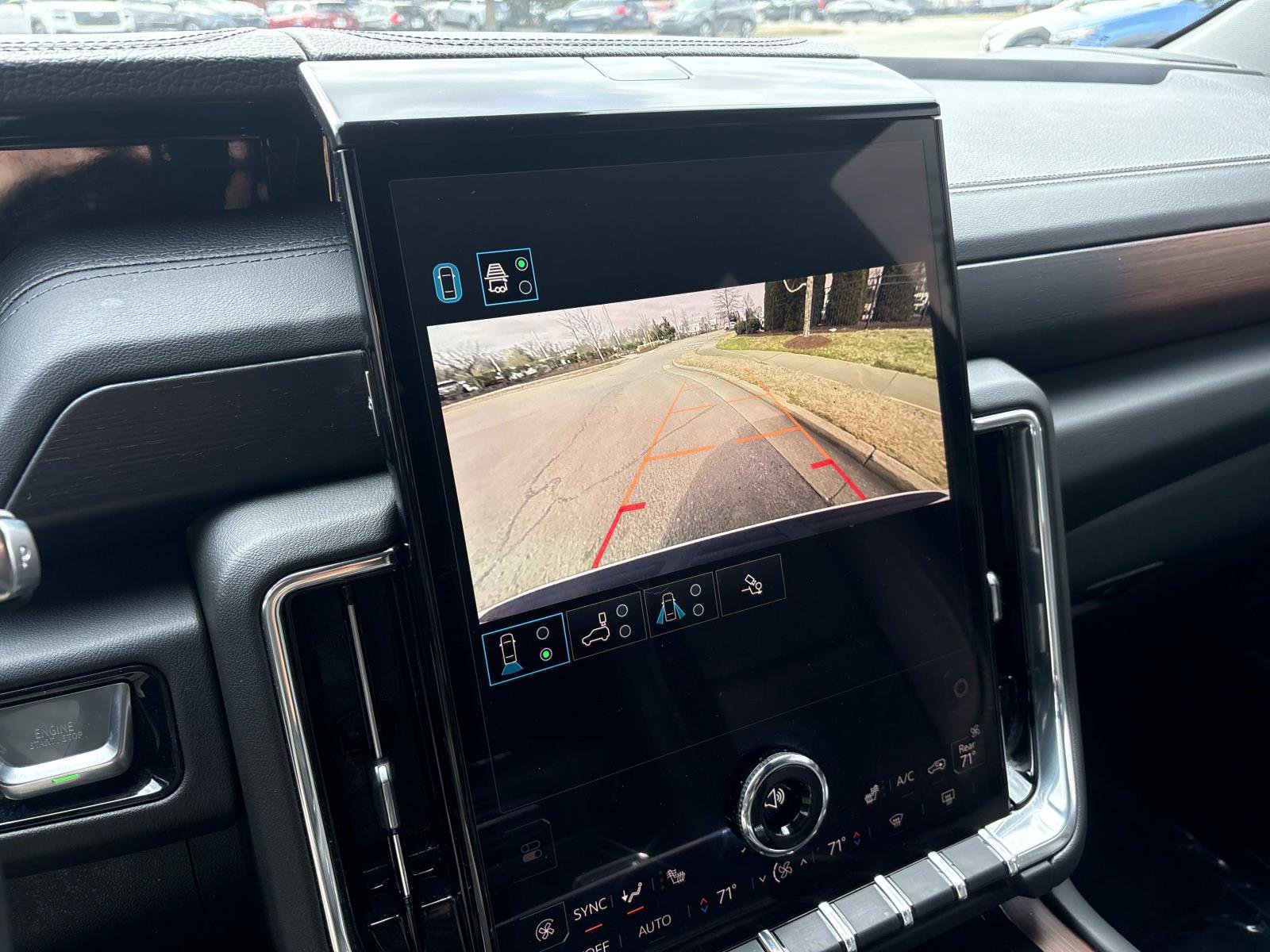 Certified 2025 GMC Yukon Denali image 22