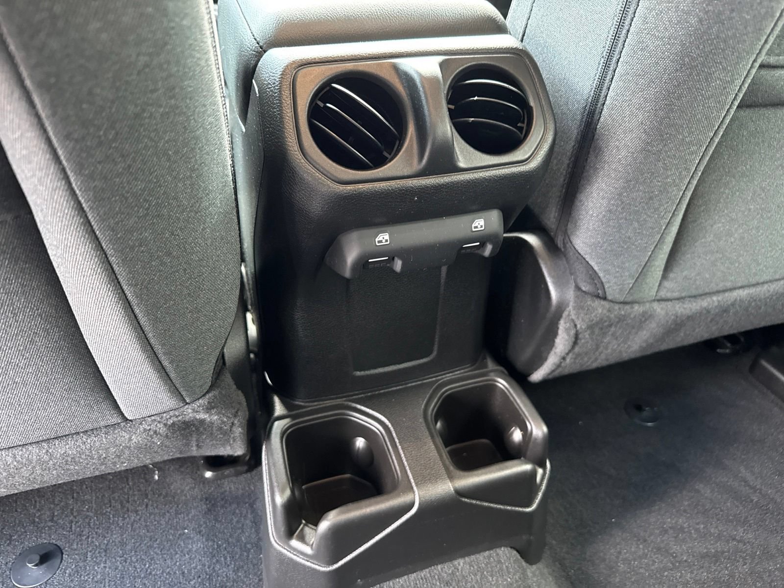 Used 2024 Jeep Wrangler Unlimited Sport AWD/4WD image 14