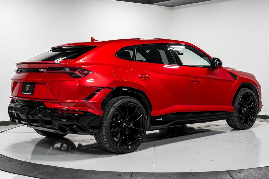Used 2023 Lamborghini Urus S image 3