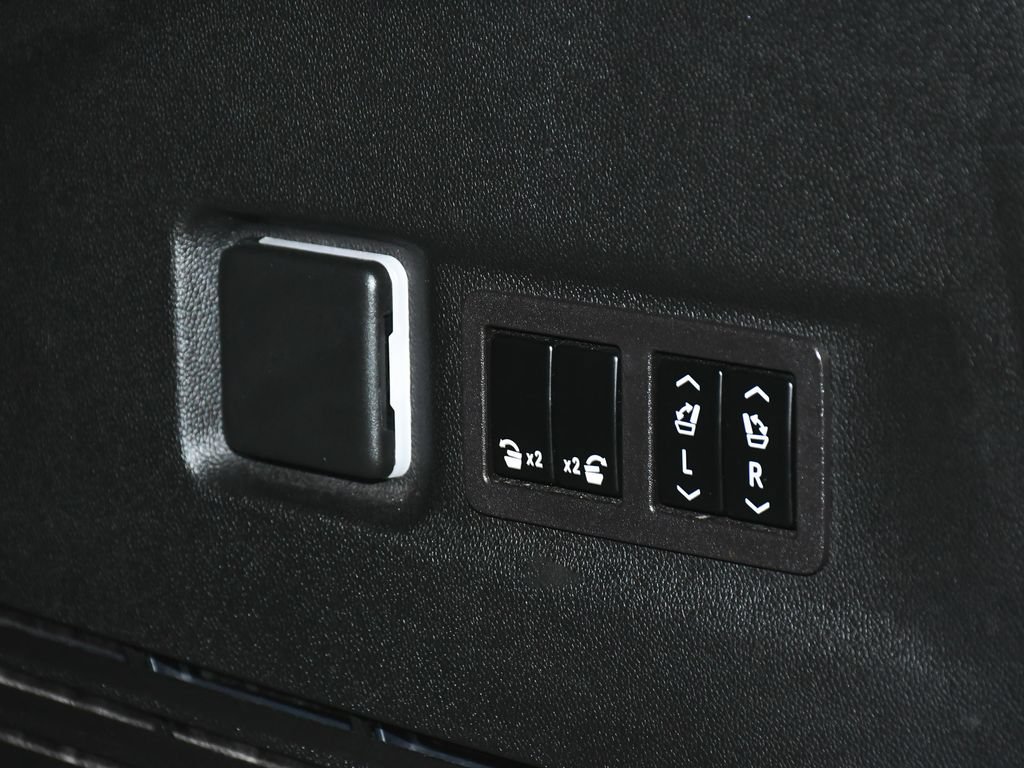 Used 2024 Chevrolet Suburban RST w/ Luxury Package AWD/4WD image 67