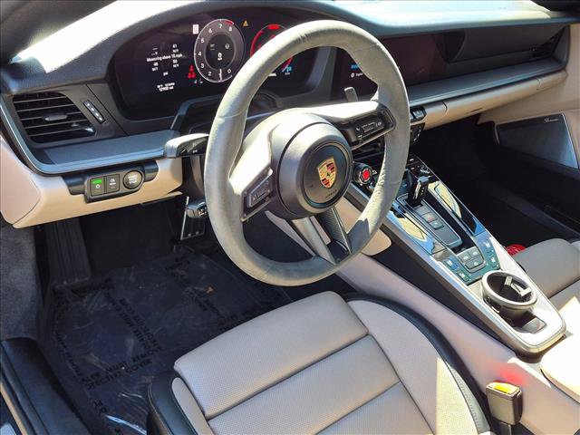 Used 2025 Porsche 911 Carrera RWD image 9