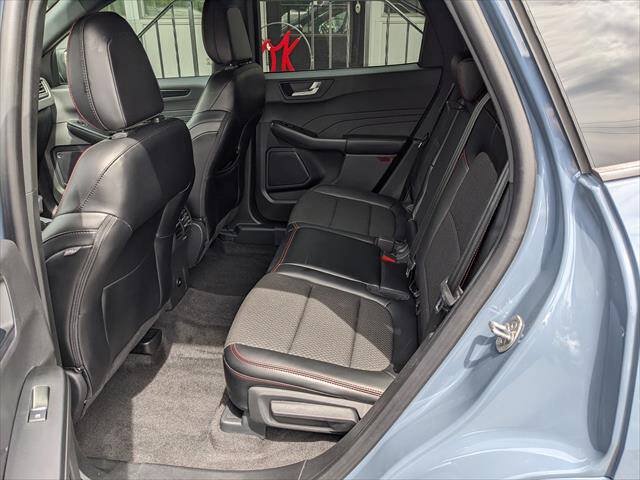 Used 2024 Ford Escape ST-Line w/ Tech Pack #1 AWD/4WD image 12
