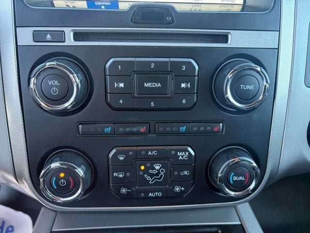 Used 2017 Ford Expedition Limited w/ Equipment Group 301A AWD/4WD image 18