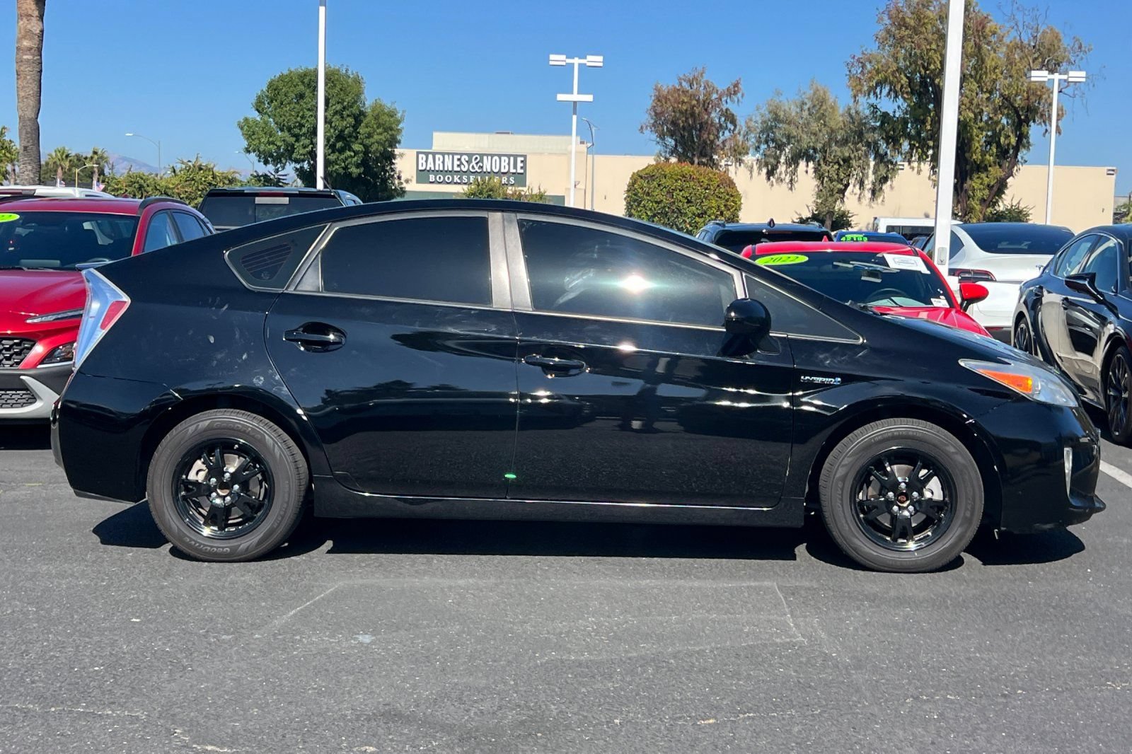 Used 2015 Toyota Prius Two FWD image 4