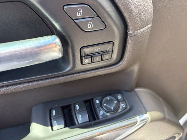 Used 2020 Chevrolet Silverado 1500 LTZ AWD/4WD image 11
