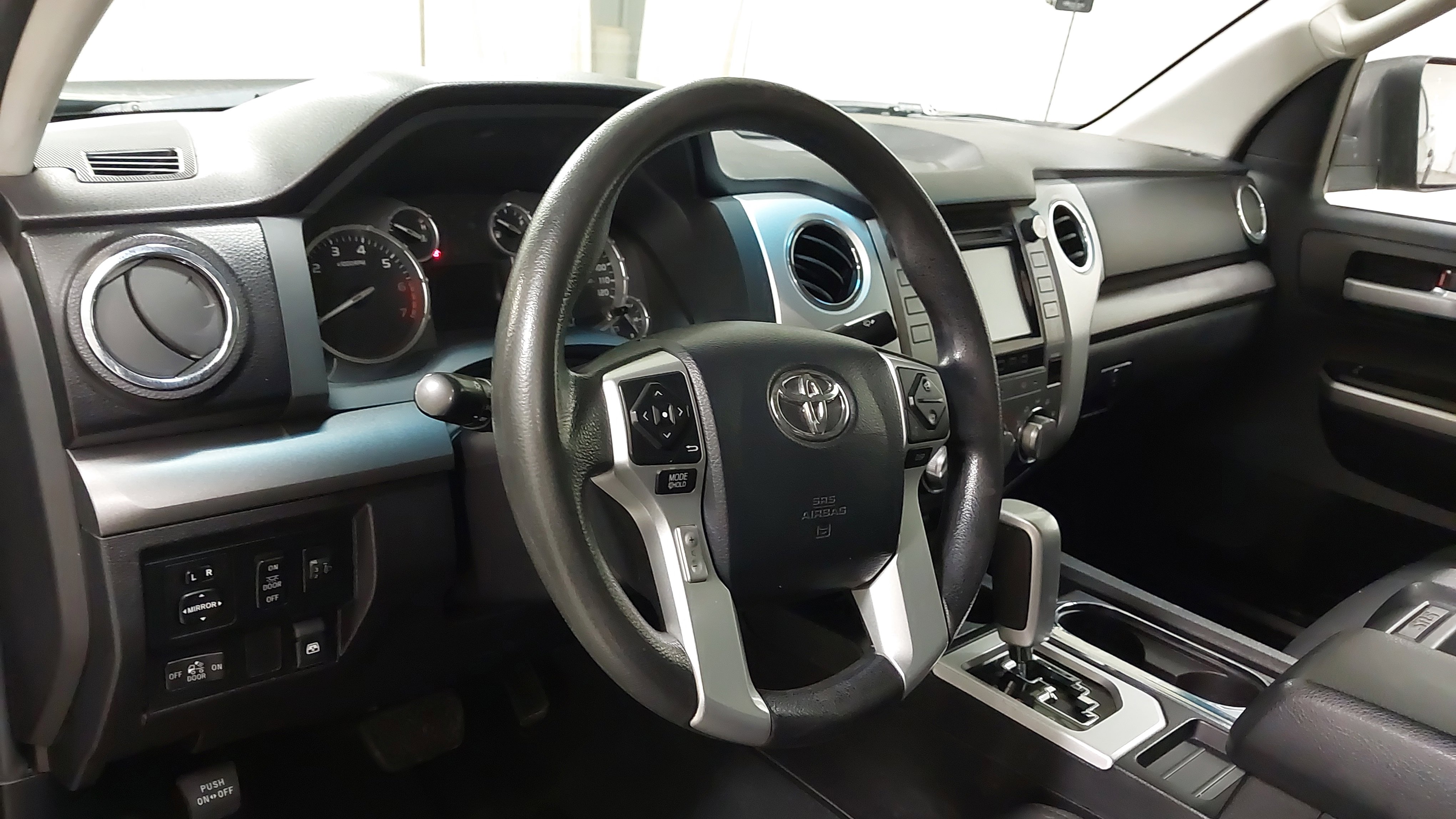 Used 2015 Toyota Tundra SR5 image 17