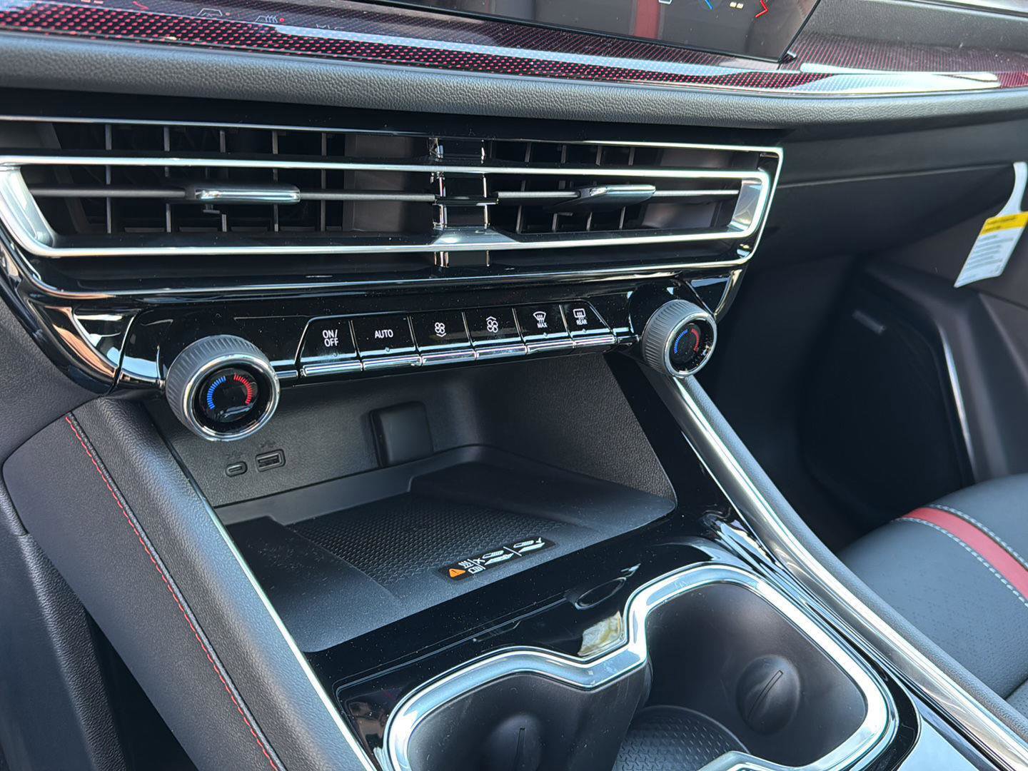 New 2026 Chevrolet Traverse RS image 24