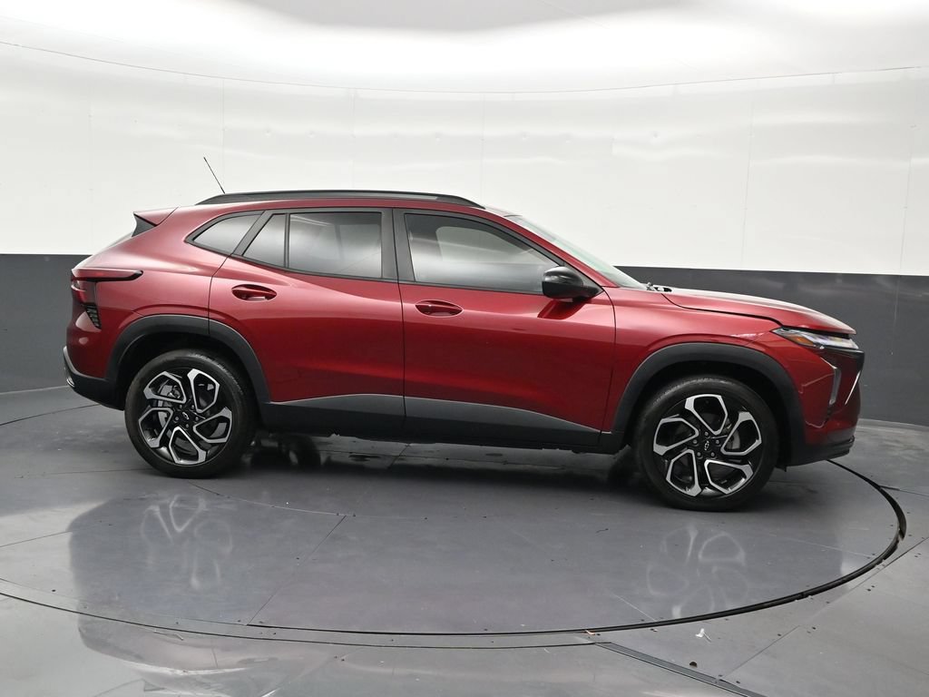 Used 2024 Chevrolet Trax RS FWD image 7