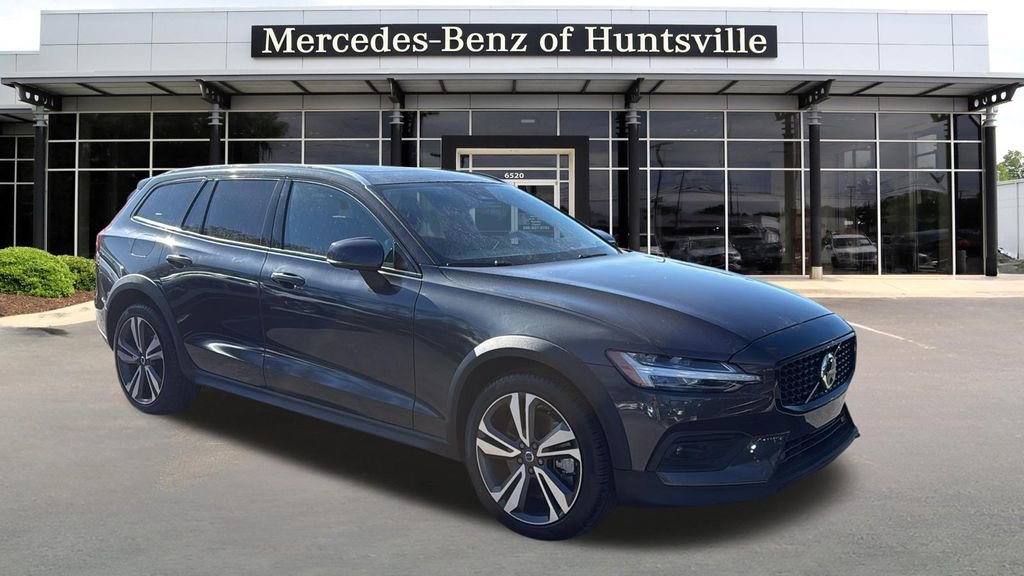 Used 2025 Volvo V60 B5 Cross Country Plus