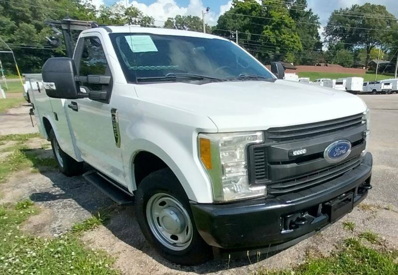 Used 2017 Ford F250 XL w/ Power Equipment Group RWD image 3