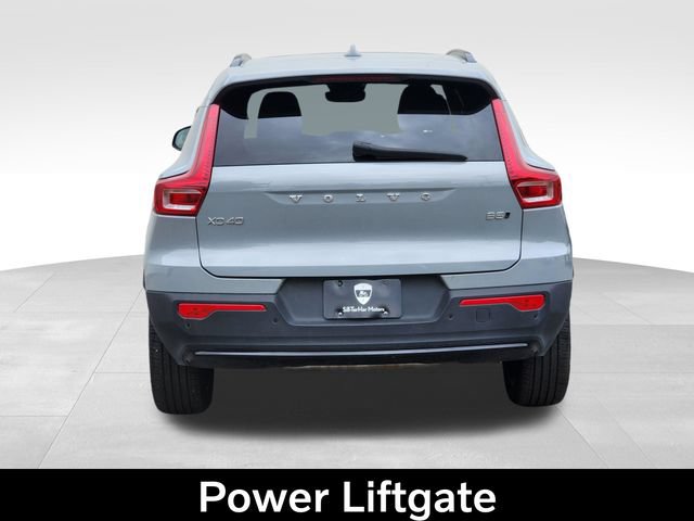 Certified 2025 Volvo XC40 B5 Plus AWD/4WD image 8