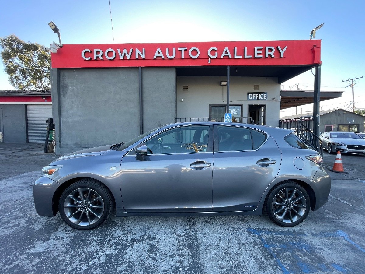 Used 2013 Lexus CT 200h w/ F Sport Pkg w/Nuluxe Trim FWD image 6