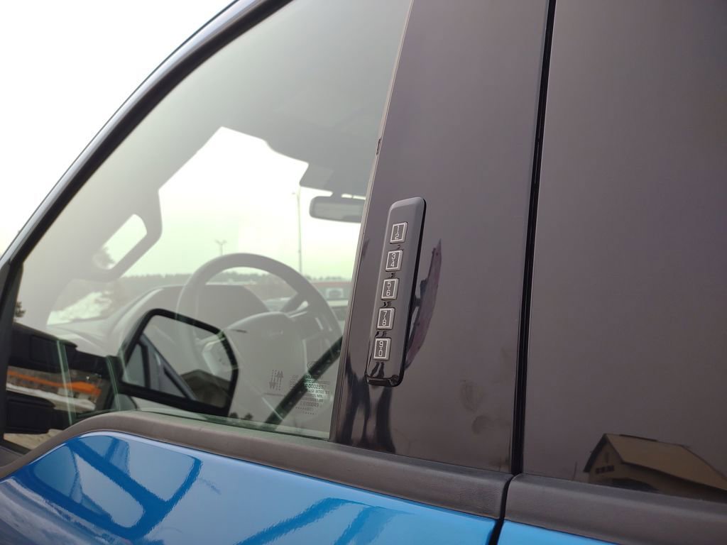 Used 2020 Ford F250 Lariat w/ Tremor Off-Road Package image 37