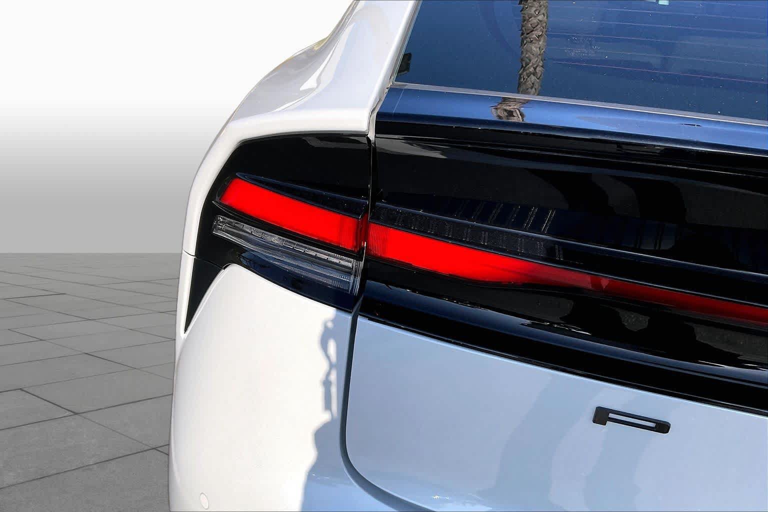 Certified 2026 Toyota Prius XLE FWD image 28