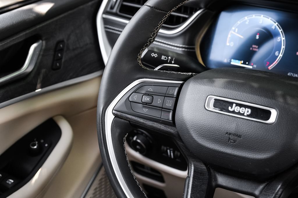 Used 2023 Jeep Grand Cherokee Limited RWD image 27
