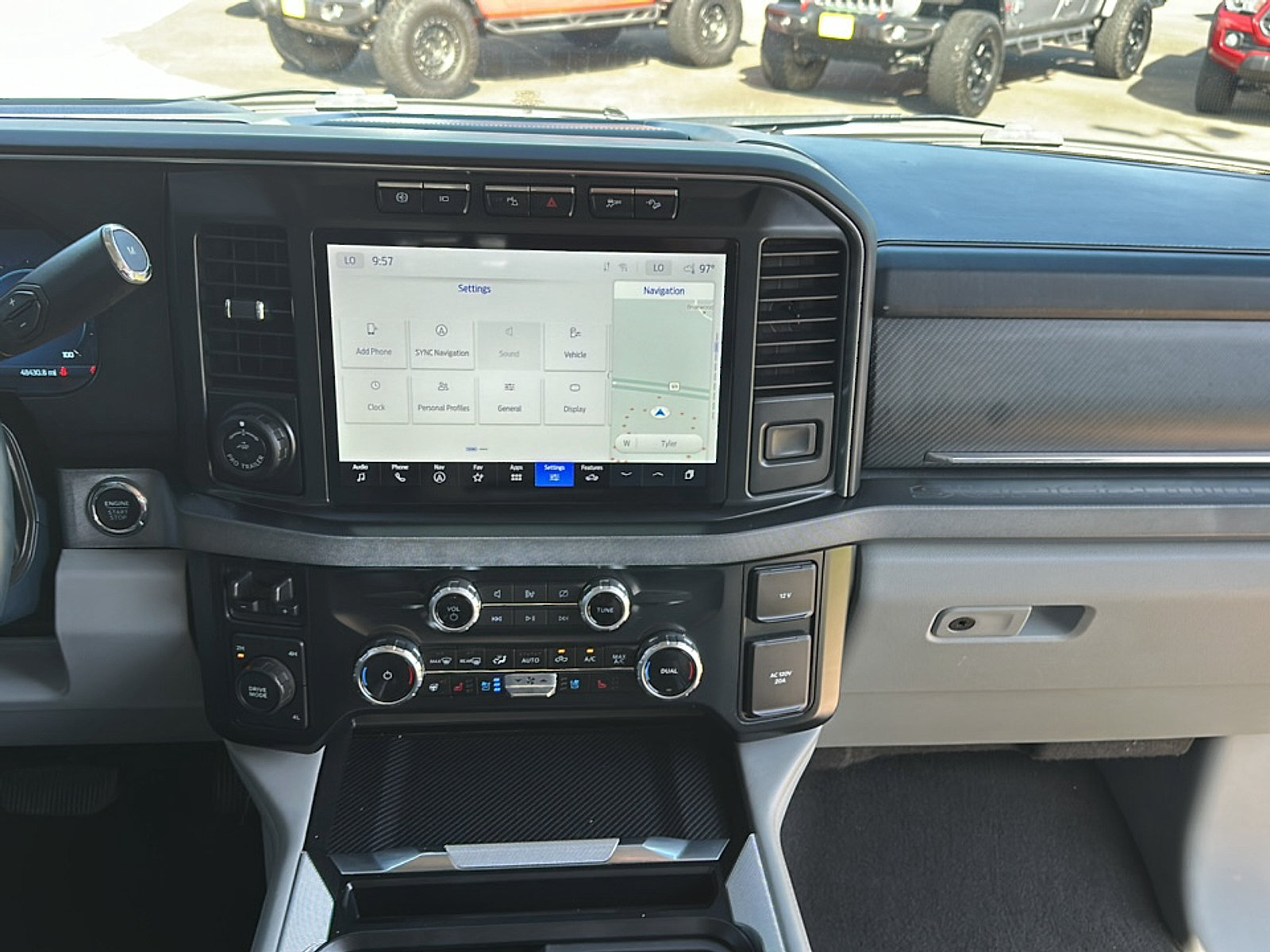 Used 2023 Ford F350 Limited w/ FX4 Off-Road Package AWD/4WD image 17