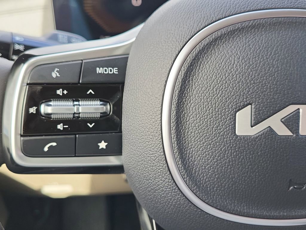 New 2026 Kia Carnival EX image 18