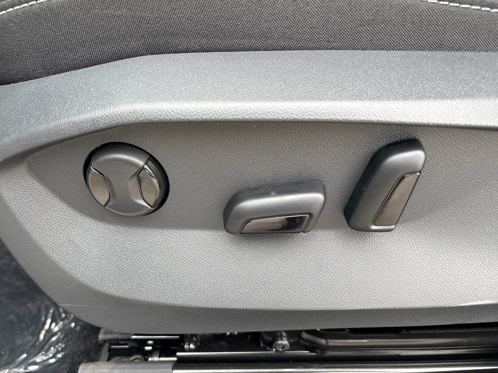 New 2026 Volkswagen Taos SE AWD/4WD image 14