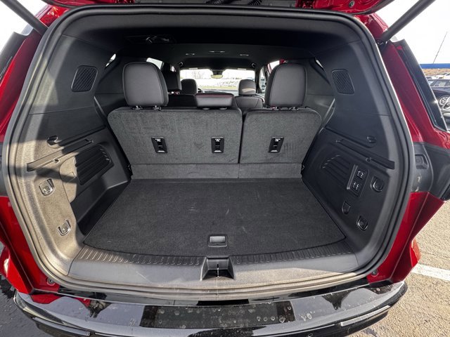 Used 2025 Chevrolet Traverse RS w/ LPO, Floor Liner Package image 7