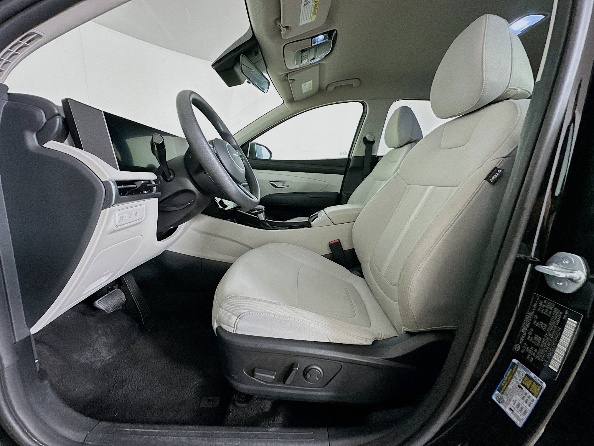 Used 2025 Hyundai Tucson SEL AWD/4WD image 13