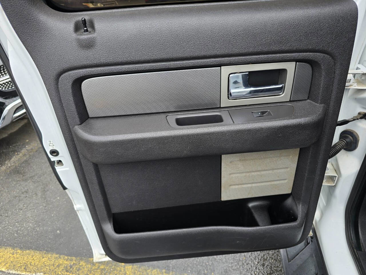 Used 2011 Ford F150 Raptor image 25