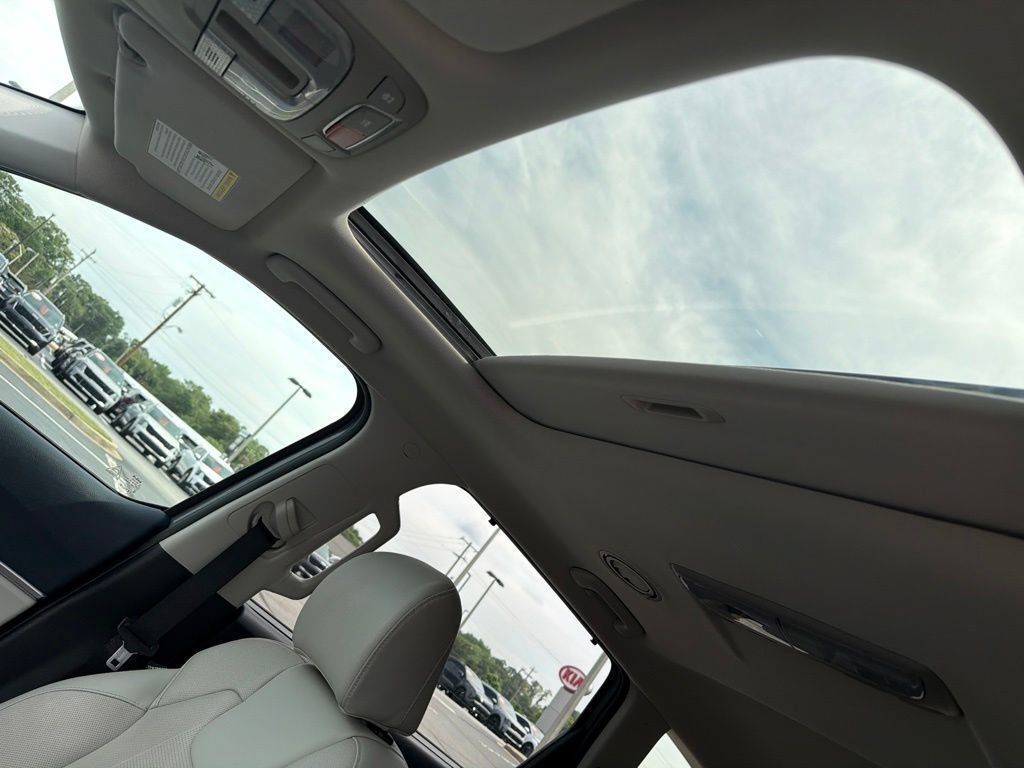 Certified 2023 Kia Telluride EX w/ EX Captain's Chair Package AWD/4WD image 8