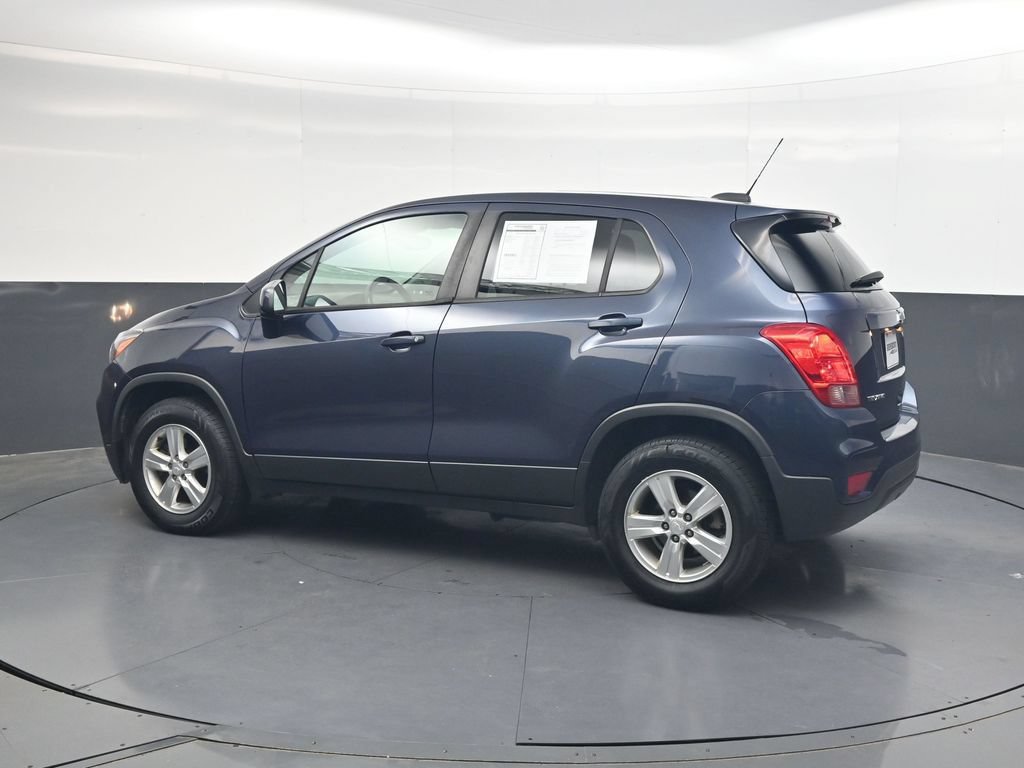 Used 2019 Chevrolet Trax LS w/ Tint and Cruise Package AWD/4WD image 8