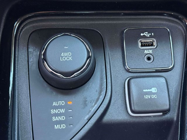 Used 2019 Jeep Compass Limited AWD/4WD image 29
