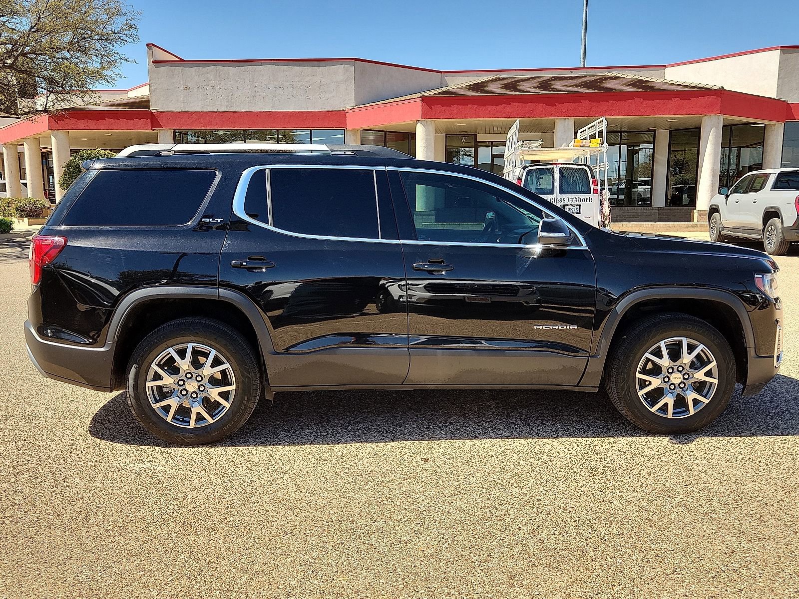 Used 2023 GMC Acadia SLT image 5