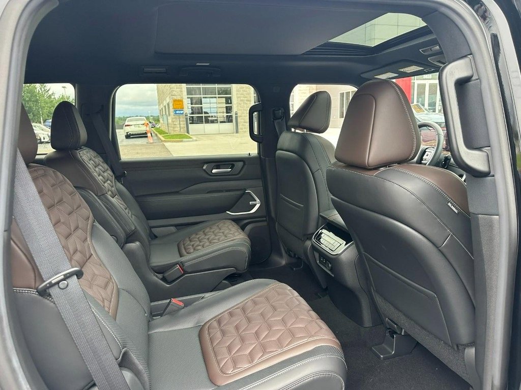 New 2025 Nissan Armada Platinum w/ Convenience Package image 4
