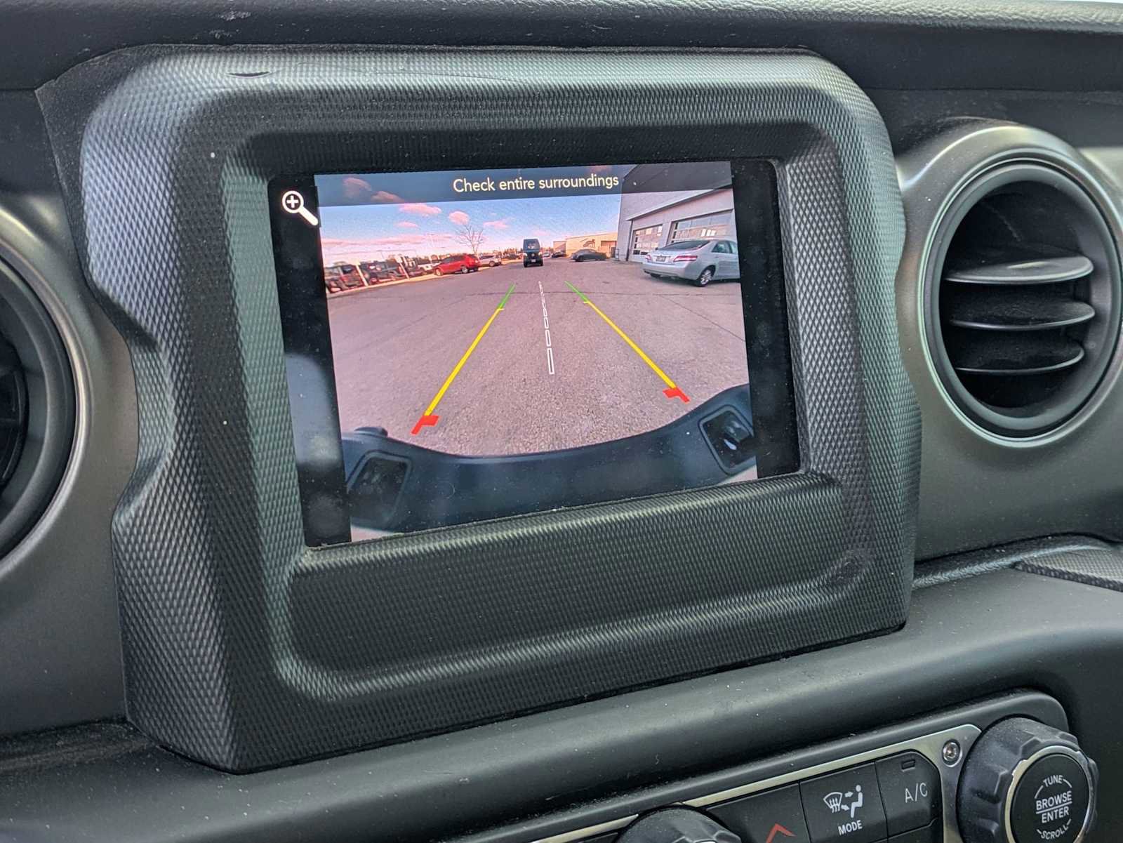 Used 2022 Jeep Gladiator Sport image 25