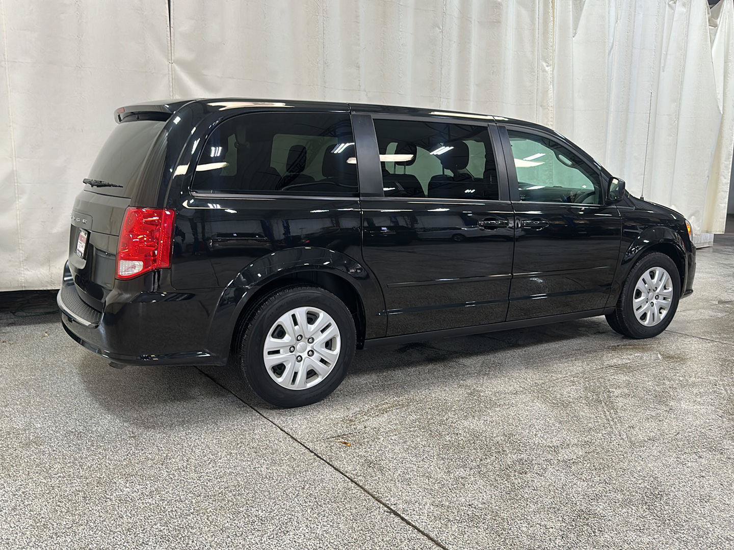 Used 2014 Dodge Grand Caravan SE w/ Quick Order Package 29E SE FWD image 5