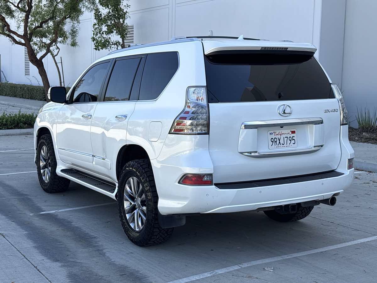 Used 2015 Lexus GX 460 Luxury w/ Preferred Accessory Package AWD/4WD image 4