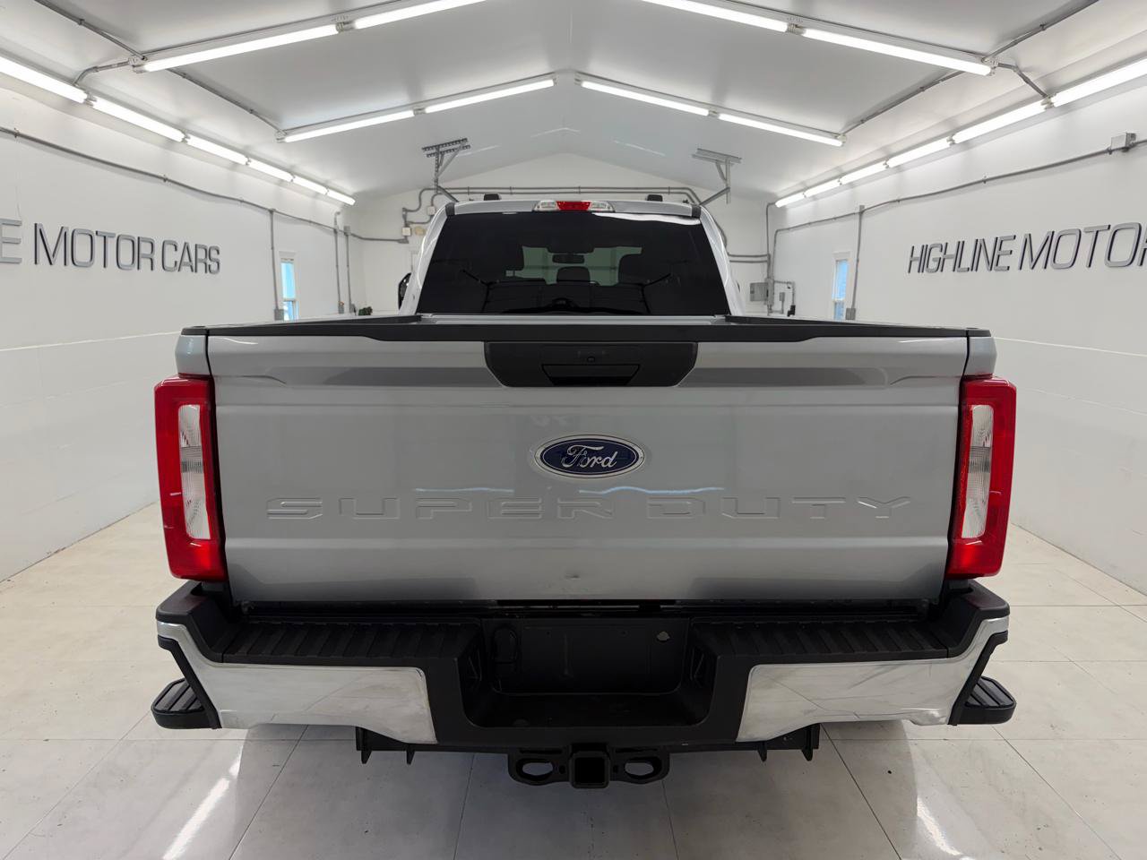 Used 2023 Ford F350 XLT AWD/4WD image 5