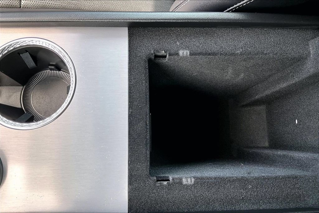 Certified 2026 Cadillac Vistiq Sport w/ LPO, Floor Liner Package AWD/4WD image 16