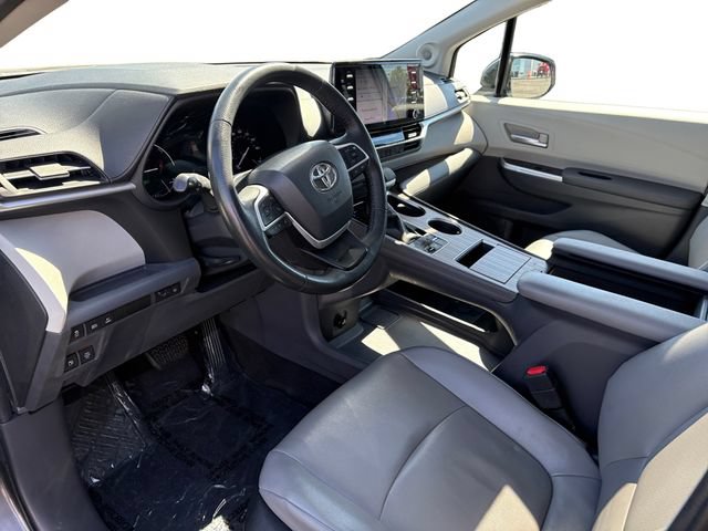 Certified 2022 Toyota Sienna XLE w/ XLE Plus Package FWD image 12