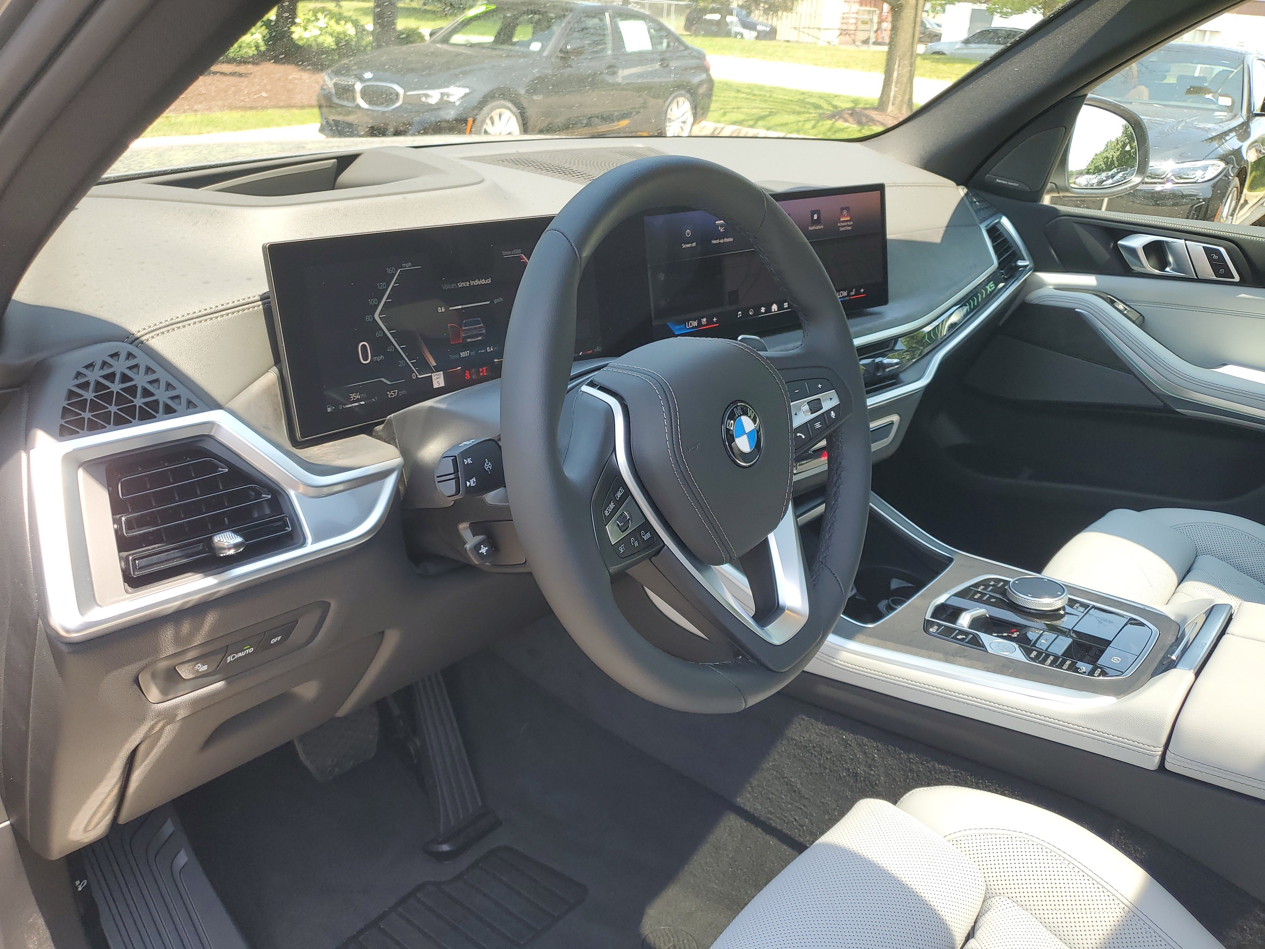 Used 2024 BMW X5 xDrive40i w/ Premium Package AWD/4WD image 10
