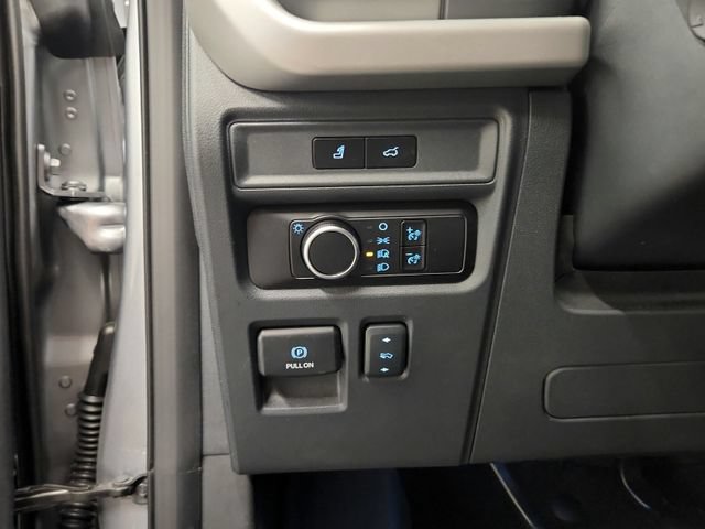 Used 2024 Ford Expedition XLT RWD image 39
